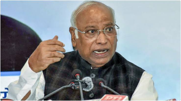 परिसीमन विधेयक पर सर्वदलीय बैठक बुलाने के लिए खड़गे ने पीएम मोदी को लिखा पत्र